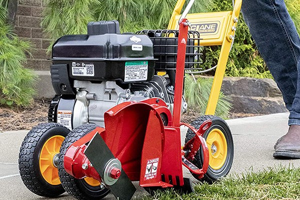 McLane 101-5.5GT-7Gas Powered Lawn Edger 5.50 Gross Torque/3.5 HP B&S Engine