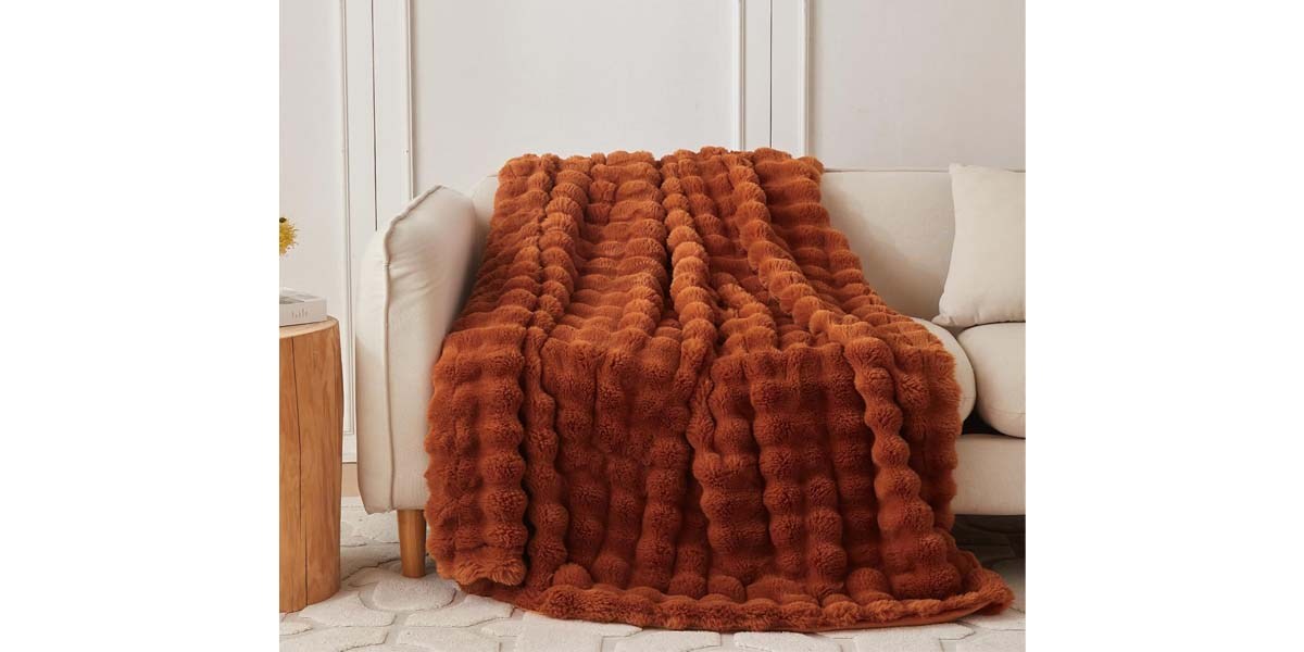 COOVA Faux Rabbit Fur &amp; Flannel Throw Blanket