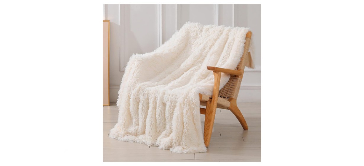 Tuddrom Decorative Fuzzy Faux Fur Throw Blanket