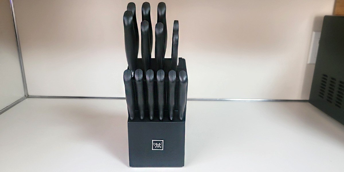 Hunter.Dual Knife Set on counter Hunter.Dual Knife Set on counter