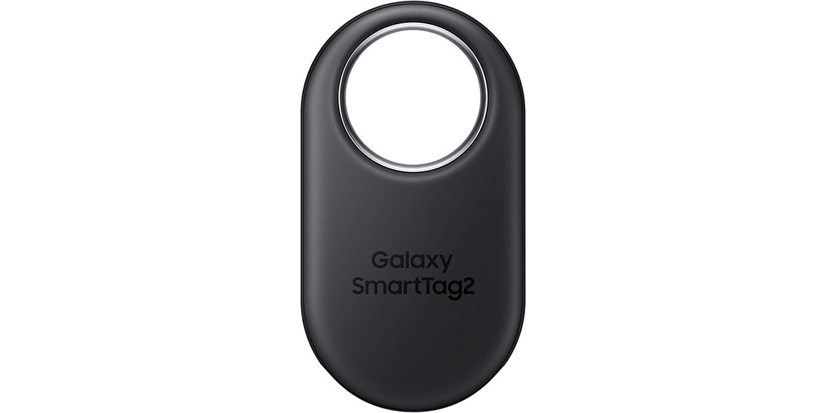 Samsung Galaxy SmartTag2 on white background