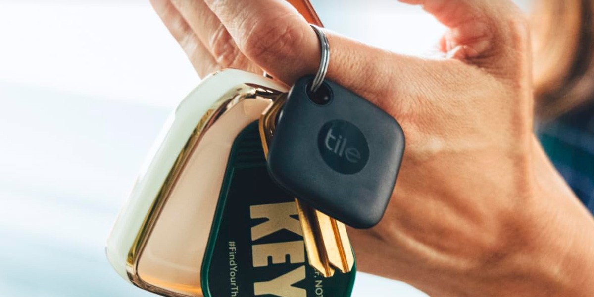 Hand holding Tile Mate