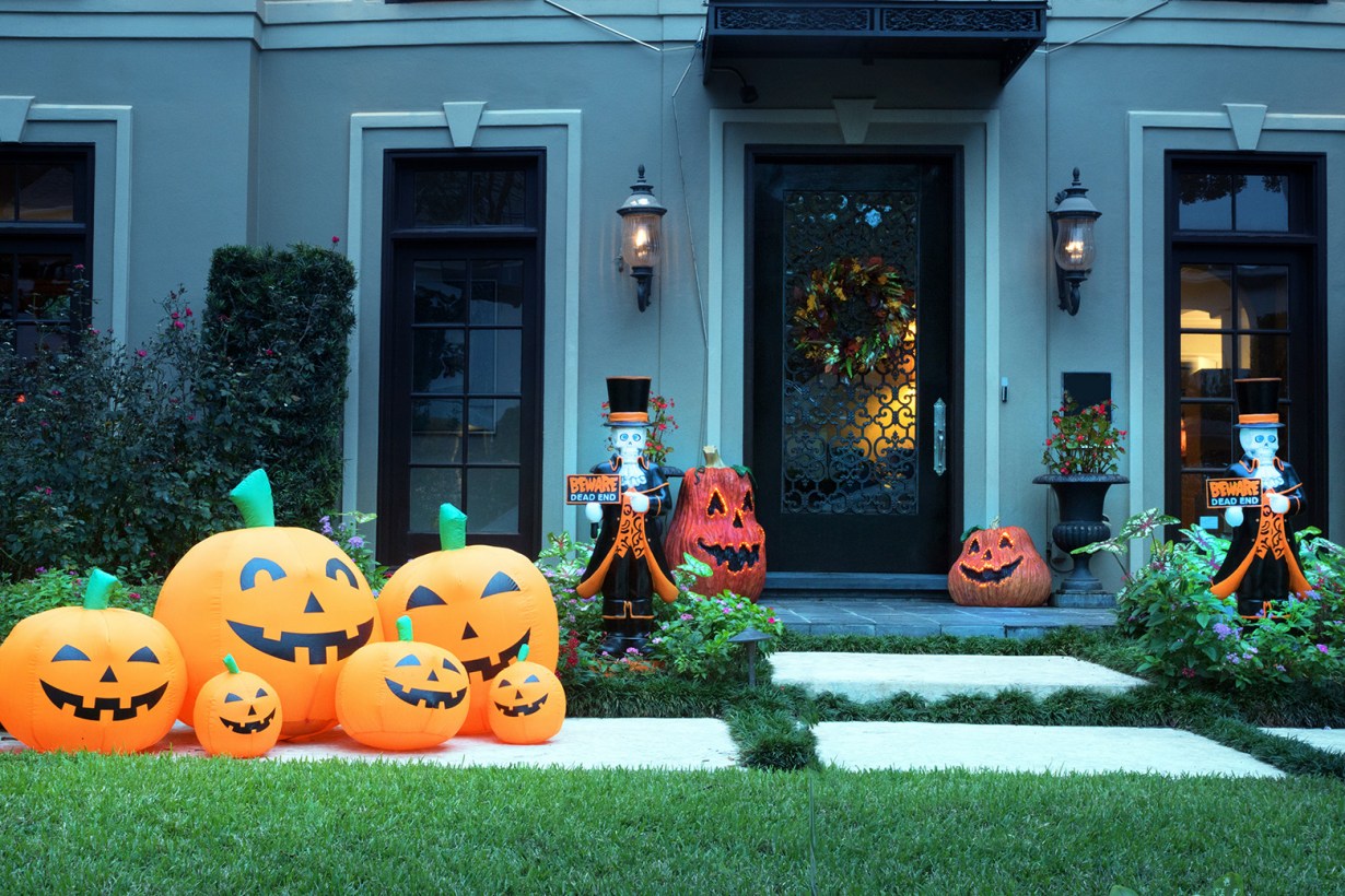 Halloween decorations in front of a house