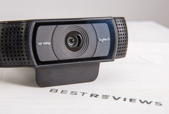 Logitech webcam vs. NexiGo webcam