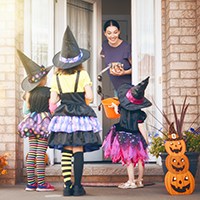 Best Halloween Costumes for Couples -Kids trick-or-treating